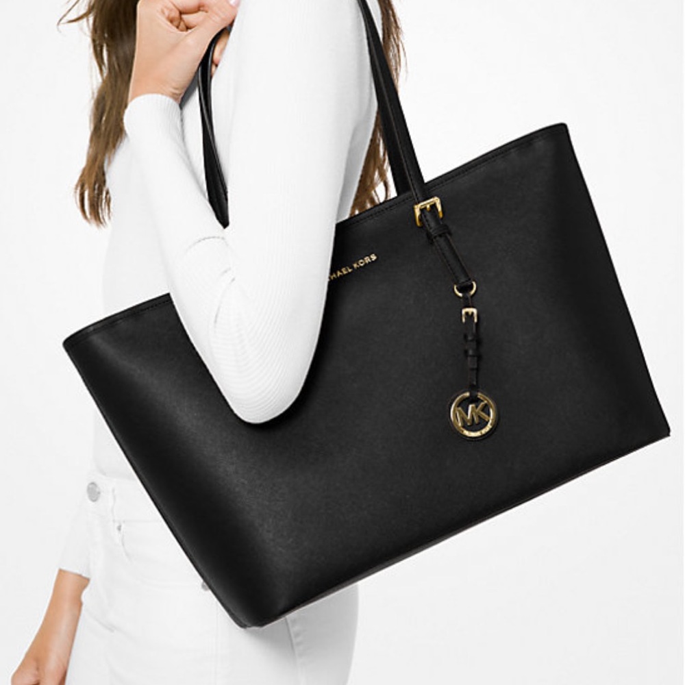 Michael Kors Jet Set Medium Saffiano Leather Top-Zip Tote Bag